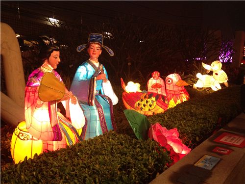 Beautiful lantern installations everywhere