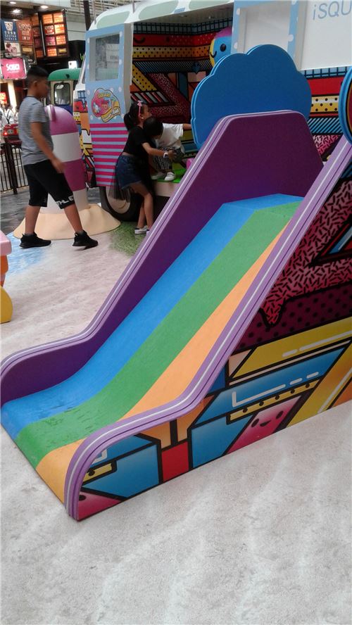 A super cute mini slide