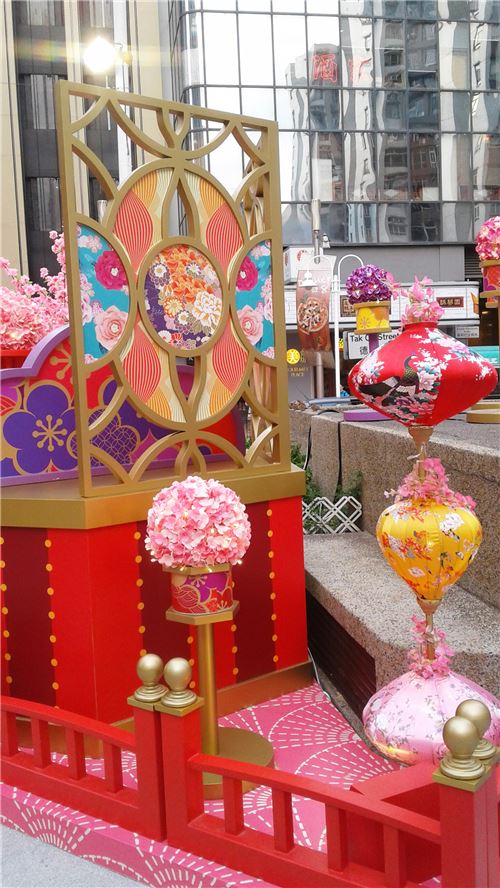 These decorations for Chinese New Year are so much fun to gaze at!