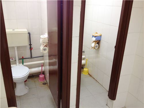 Now the modes4u office toilet is so much cuter