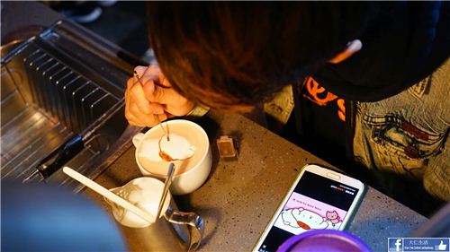 Beside the cartoon character your name is also written on the coffee , picture from U-Travel Blog