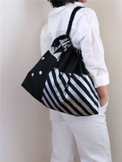 You can make one of these with this free sewing pattern!
