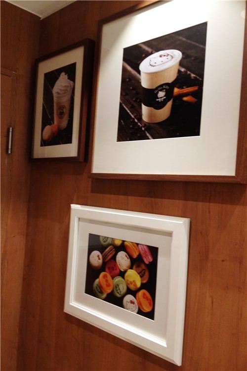 Hello Kitty pictures in the cafe Hello Kitty pictures in the cafe