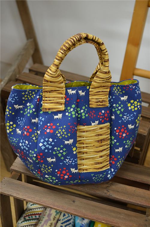 Want to learn how to make this bag? You can with this free pattern!