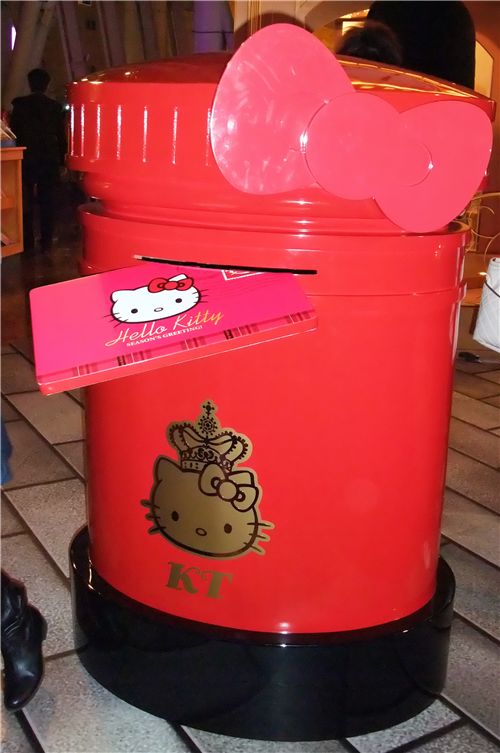 Hello Kitty british red mailbox Hello Kitty british red mailbox