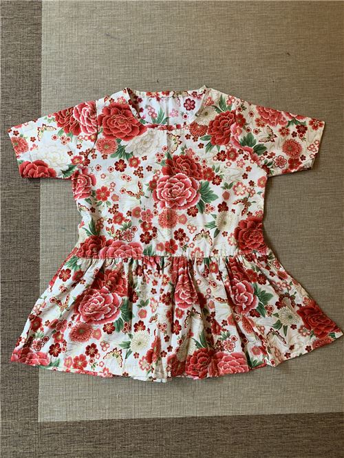A super sweet HAND STITCHED dress made by the super talented mum of modes4u's own Alan! A super sweet HAND STITCHED dress made by the super talented mum of modes4u's own Alan!