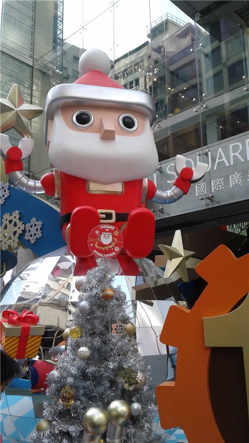 Robot Santa is ready for Christmas!