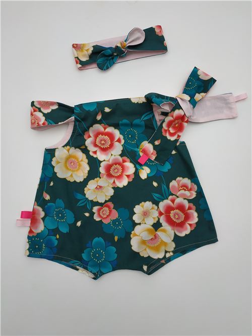 How adorable is this outfit with the matching headband?