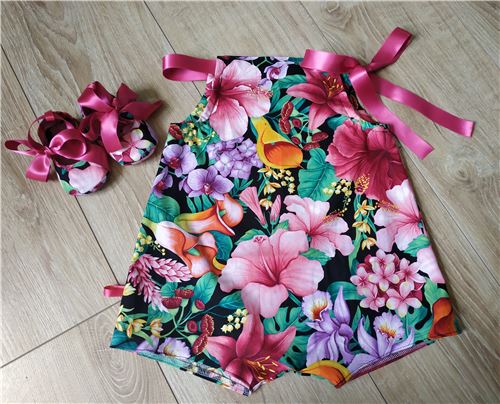 This outfit is too cute for words!