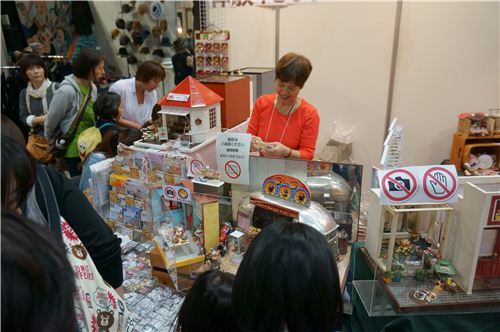 Lots more miniature rooms and houses