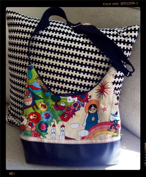Anja from Germany sewed this beautiful bag with our Mexican folklore fabric