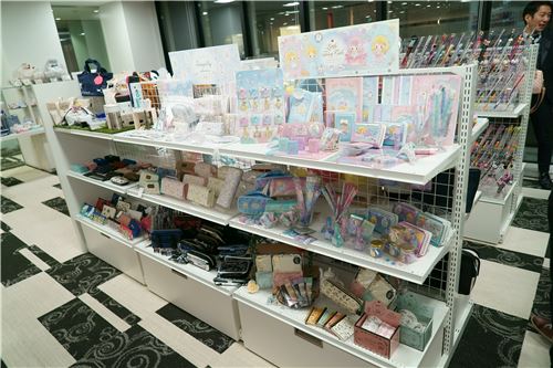 Q-Lia has many popular items for sale