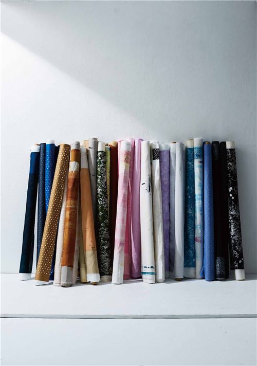 Look at these gorgeous fabrics!